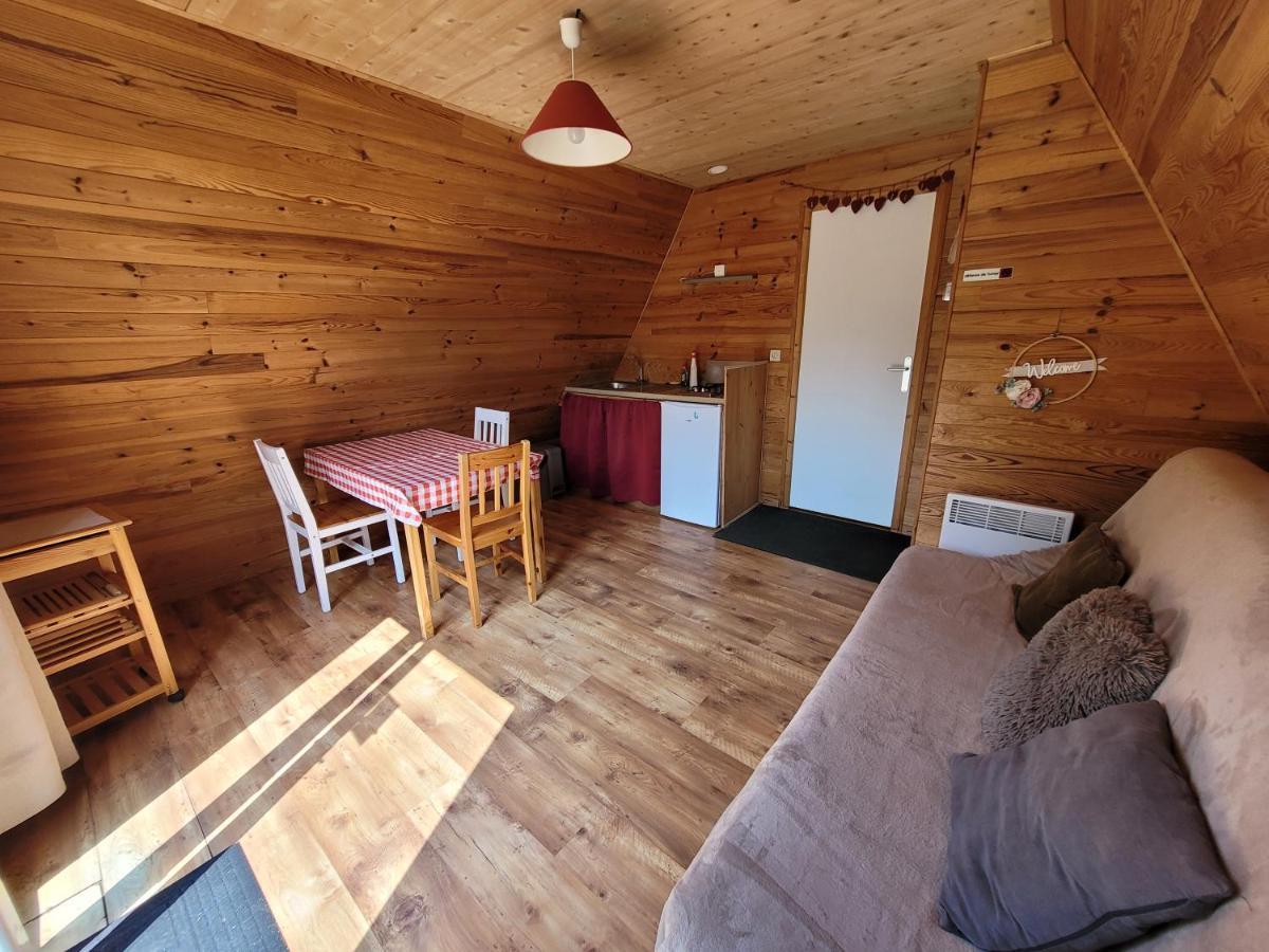 Camping Les Hirondelles Bourg-Sainte-Marie Eksteriør billede