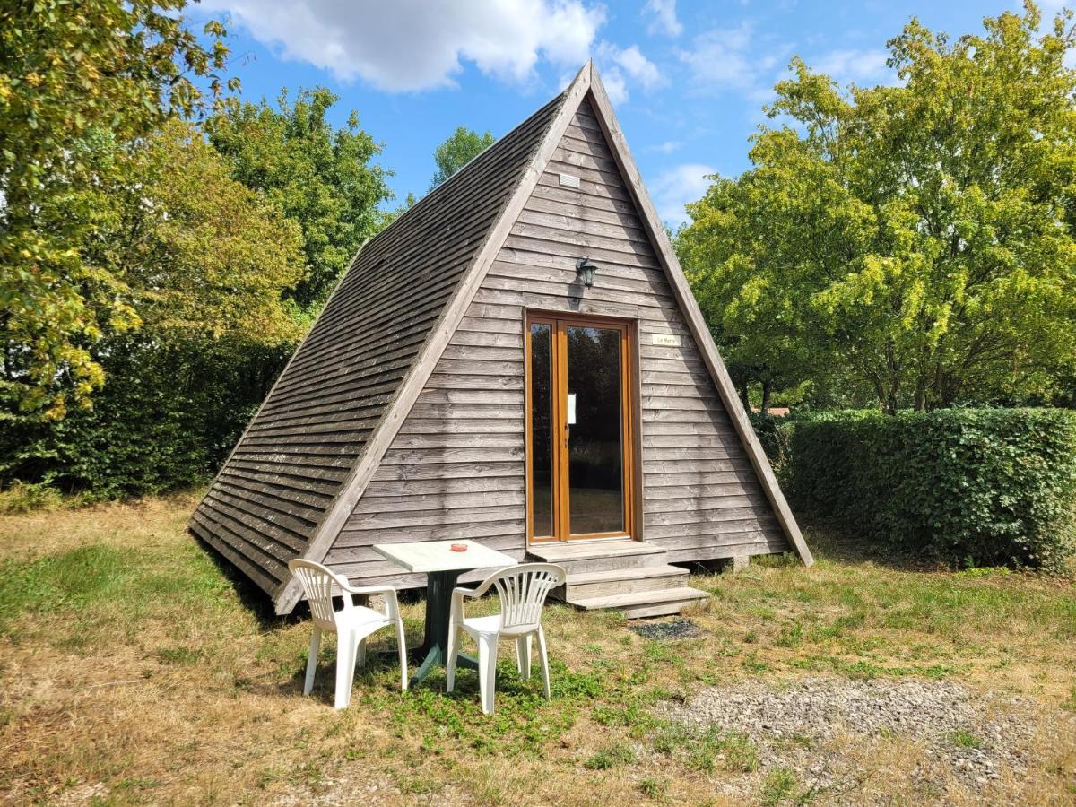Camping Les Hirondelles Bourg-Sainte-Marie Eksteriør billede