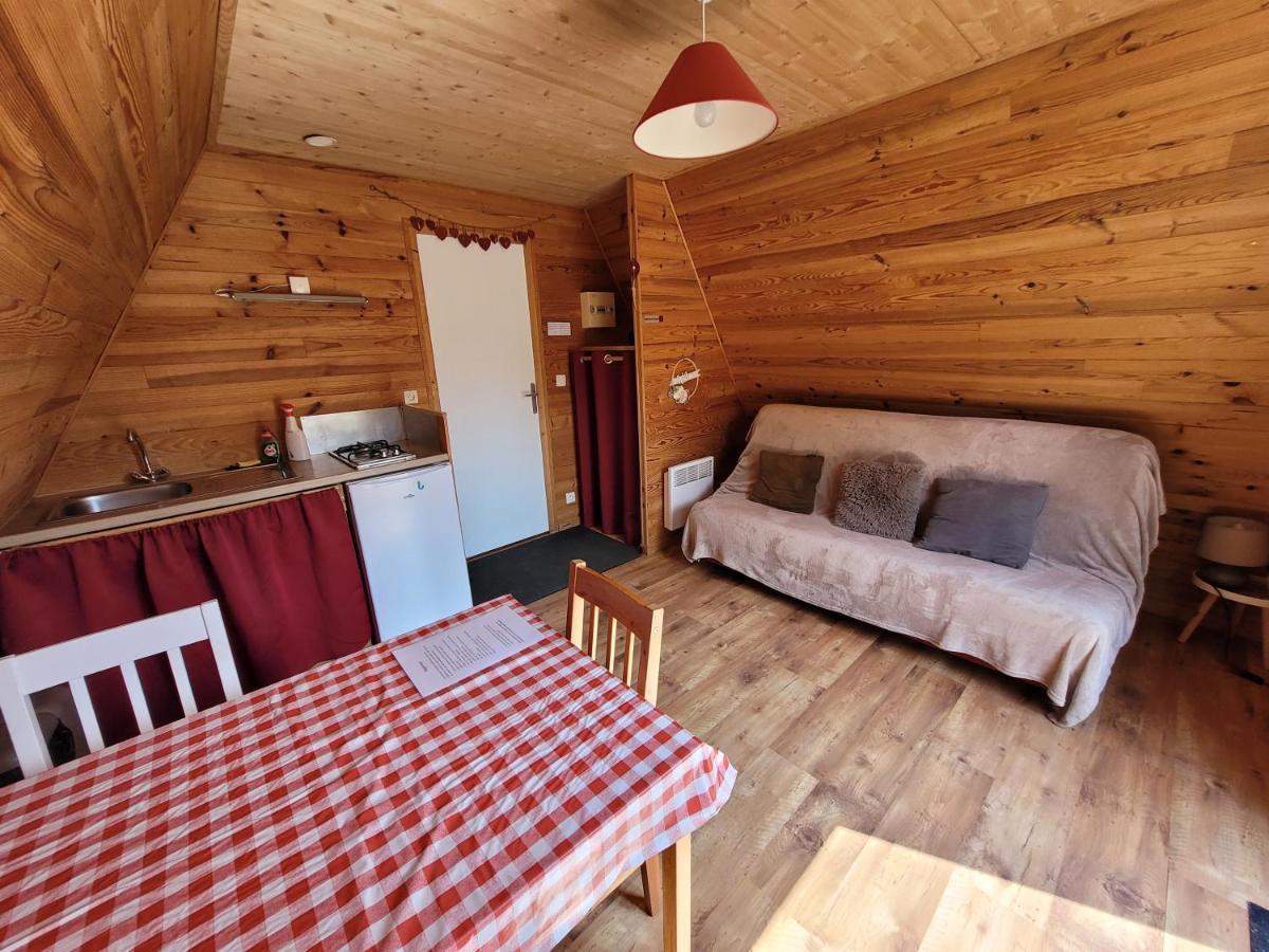 Camping Les Hirondelles Bourg-Sainte-Marie Eksteriør billede