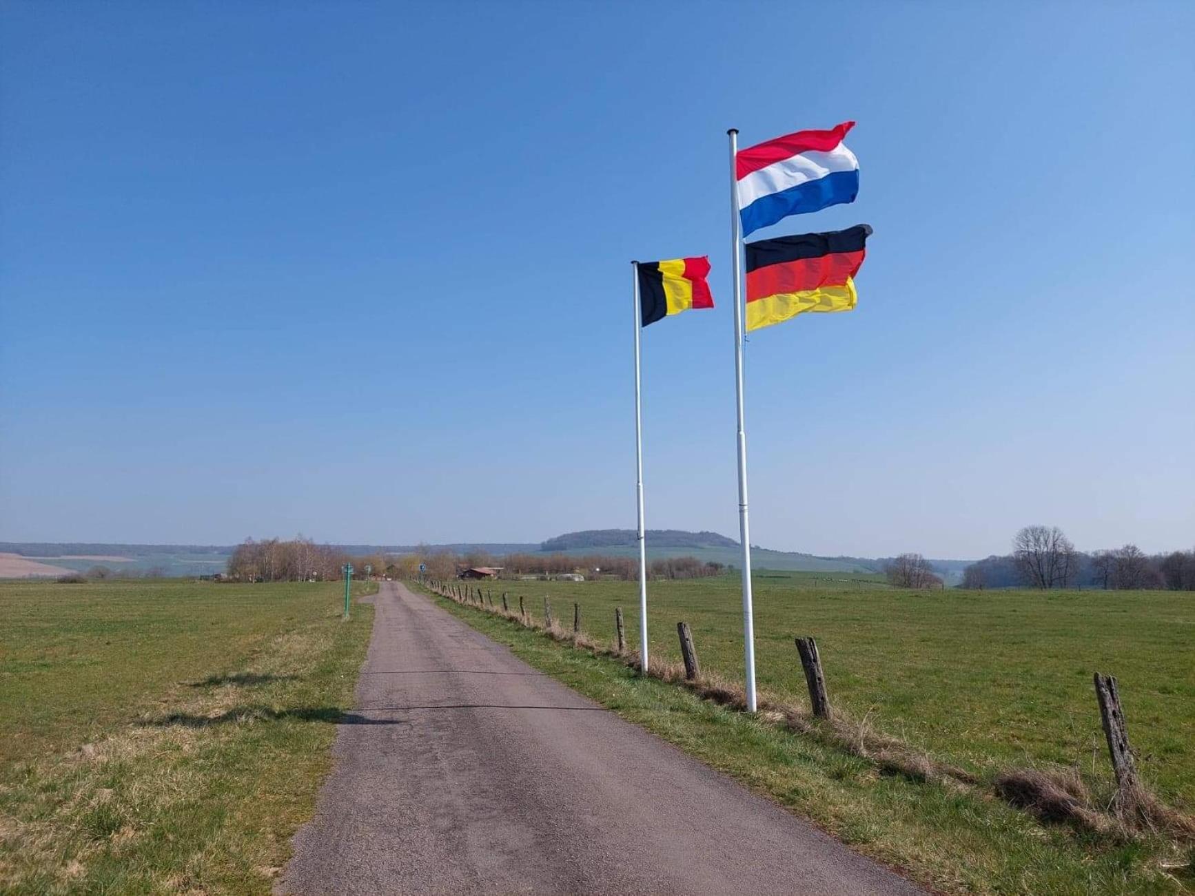 Camping Les Hirondelles Bourg-Sainte-Marie Eksteriør billede