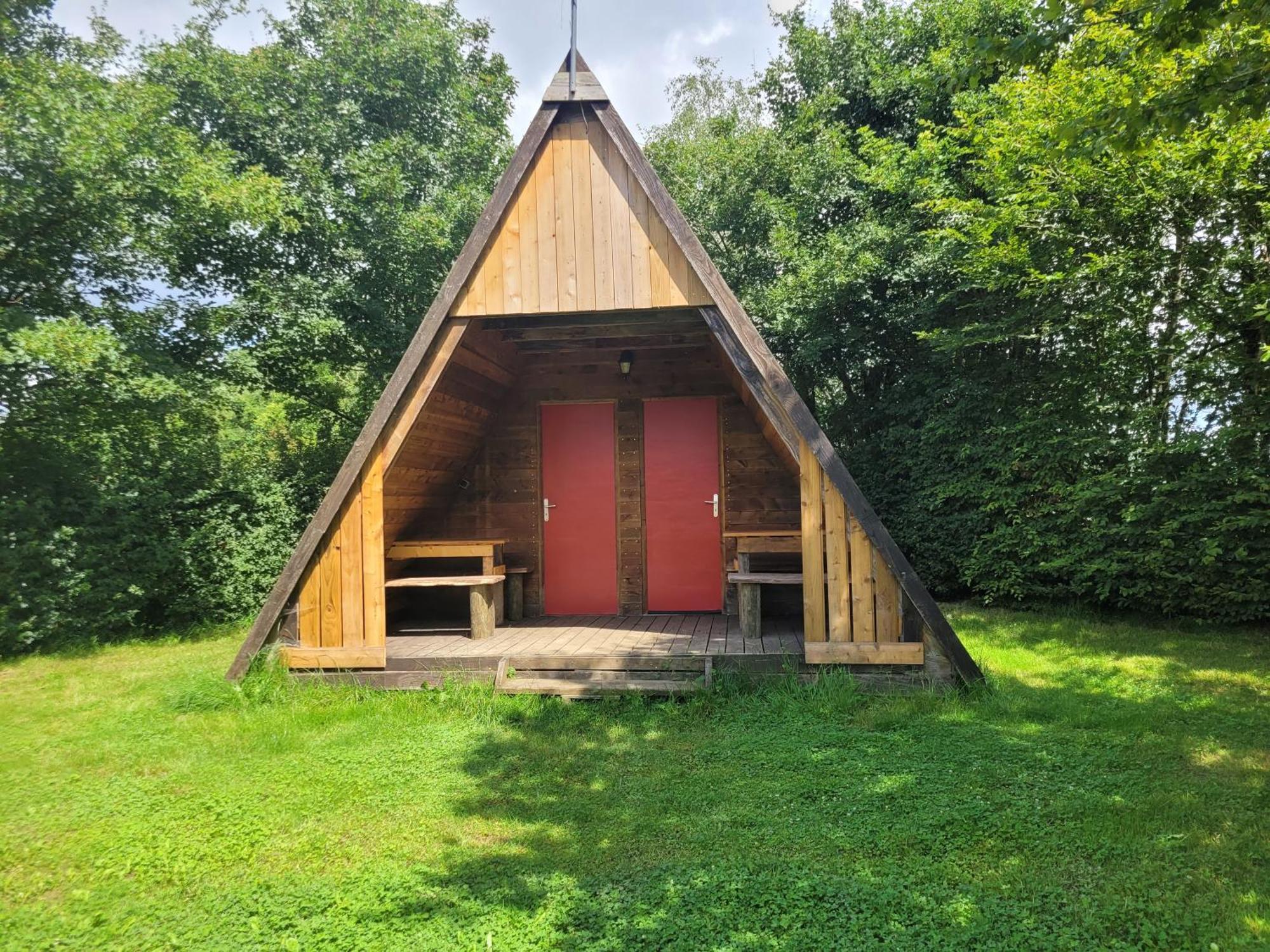 Camping Les Hirondelles Bourg-Sainte-Marie Eksteriør billede
