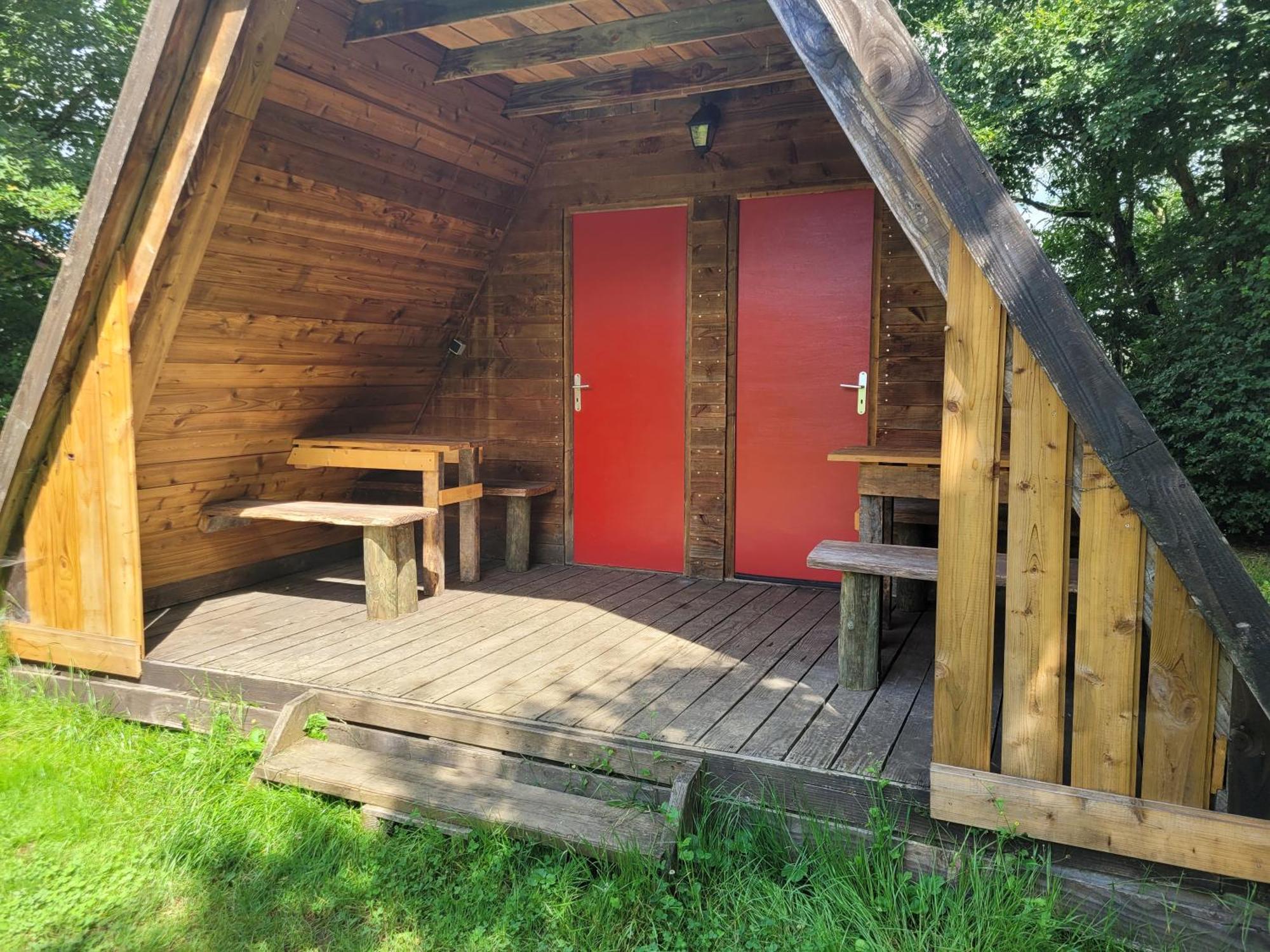 Camping Les Hirondelles Bourg-Sainte-Marie Eksteriør billede