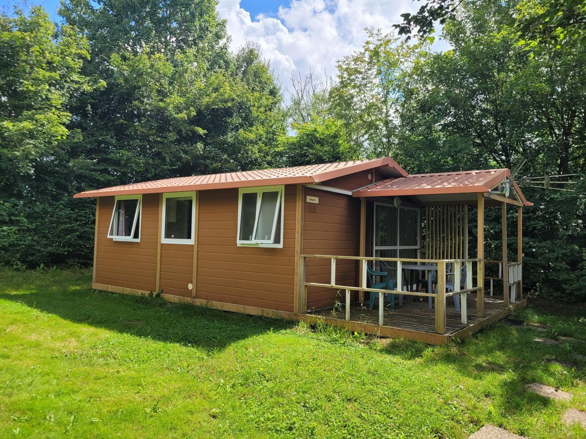 Camping Les Hirondelles Bourg-Sainte-Marie Eksteriør billede