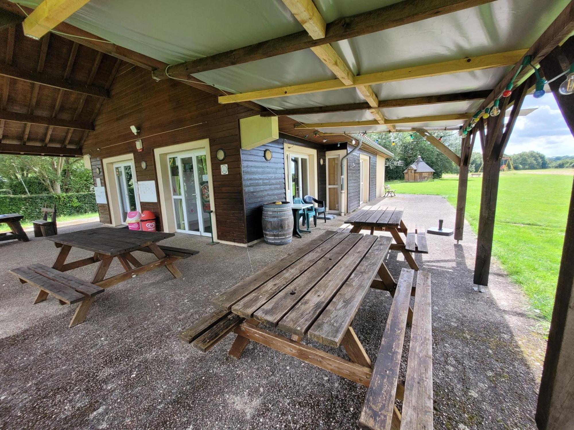 Camping Les Hirondelles Bourg-Sainte-Marie Eksteriør billede