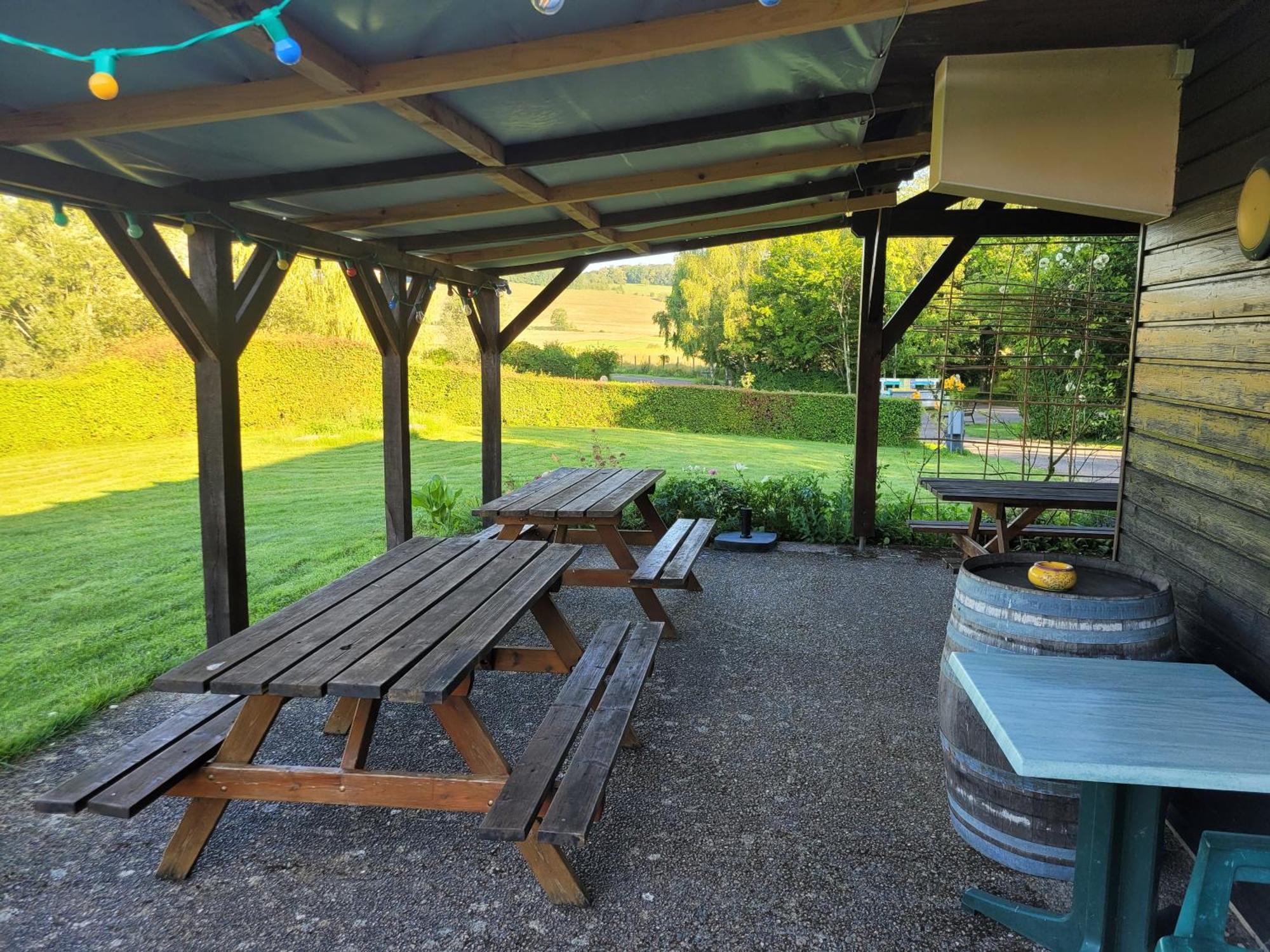 Camping Les Hirondelles Bourg-Sainte-Marie Eksteriør billede