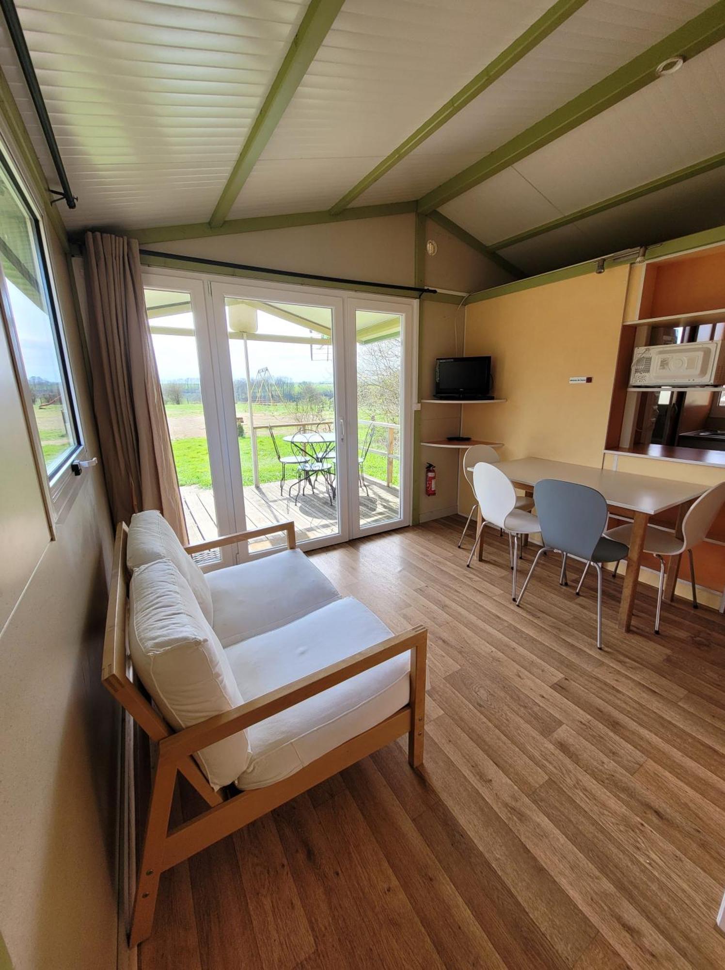 Camping Les Hirondelles Bourg-Sainte-Marie Eksteriør billede
